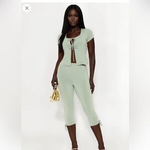Sleek Mint Women's Capri set brand new